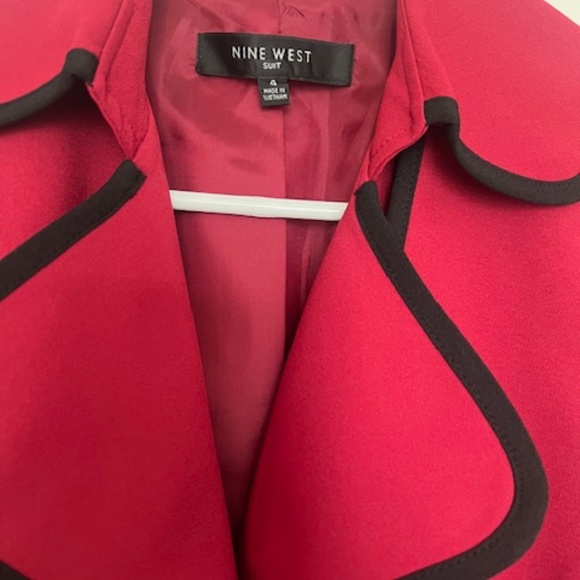 Red Nine West Blazer Jacket with Black Piping and Tie Waist - Size 4 - Picture 2 of 3